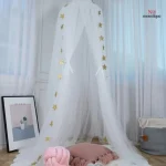 Couronne de princesse, moustiquaire blanche et délicate