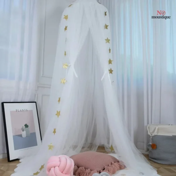 Couronne de princesse, moustiquaire blanche et délicate