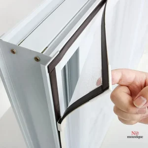 Moustiquaire amovible pour protection contre les insectes
