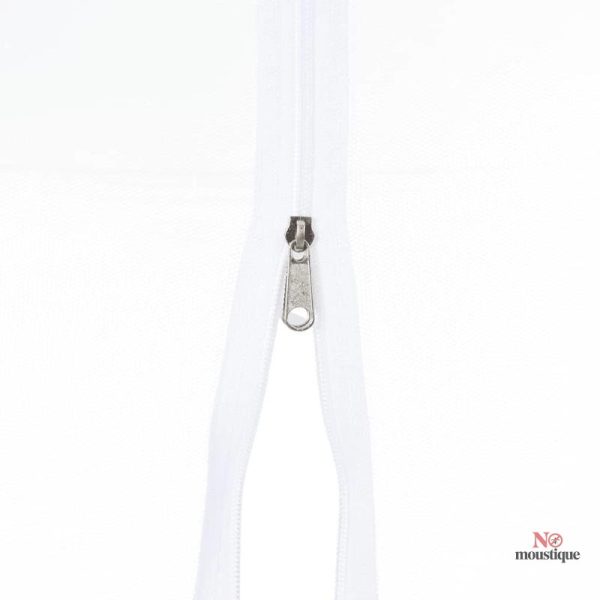 Moustiquaire blanche pour protection contre les insectes