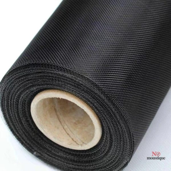 Rouleau noir de moustiquaire, solution pratique et efficace